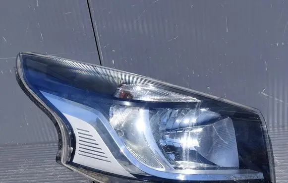 Renault Trafic III (X82) Headlight/headlamp 260109424R 0114102201884982
