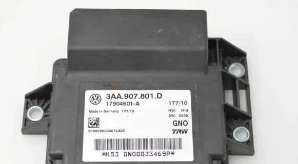 Volkswagen Tiguan Hand brake control module 3AA907801D
