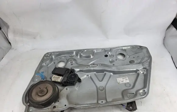 Volkswagen PASSAT B5 Front door window regulator with motor 3B4837756A 166080