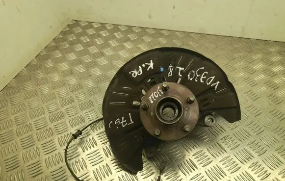 Subaru XV II Front wheel hub
