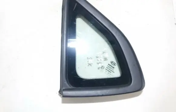 Rear vent window glass