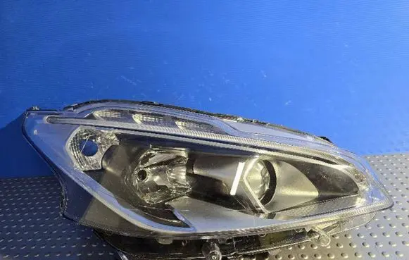 Peugeot 208 Headlight/headlamp 9822690180