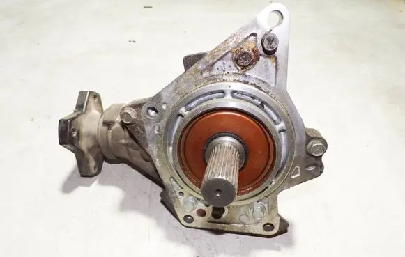 Nissan X-Trail T31 Gearbox transfer box case 067022