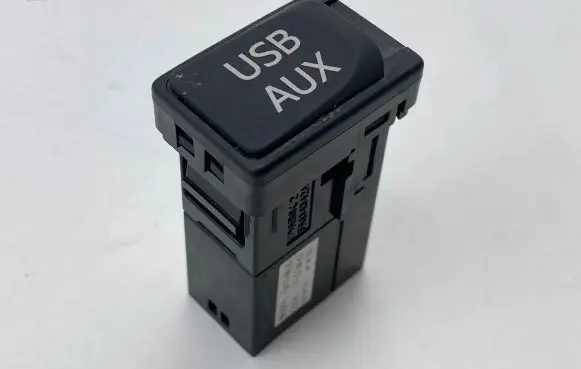 Toyota Prius+ (ZVW40) AUX in-socket connector FA134342A