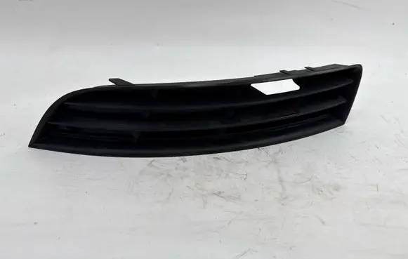 Volkswagen PASSAT B6 Front bumper lower grill 3C0853665
