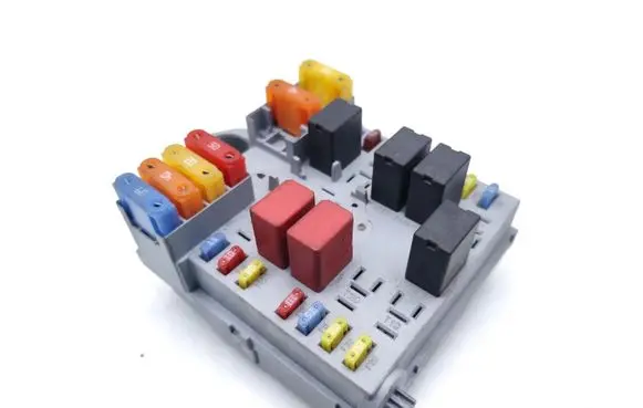 Alfa Romeo 159 Fuse module 50513644