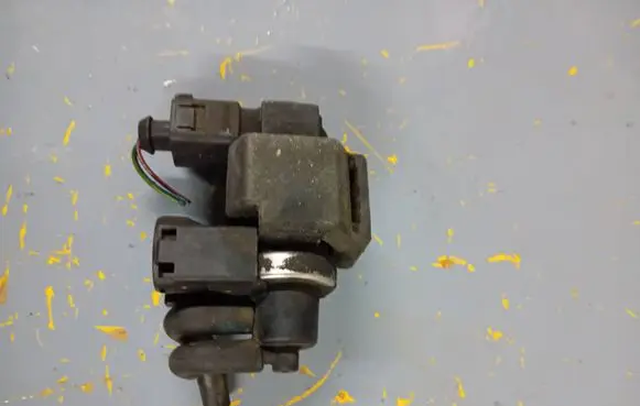 Audi A6 S6 C6 4F Turbo solenoid valve 4252444
