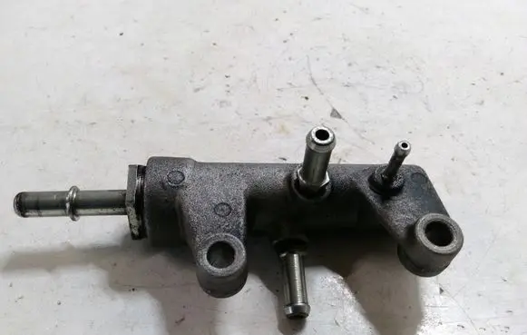 Opel Vectra C Fuel pressure regulator 55183043