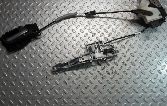 Peugeot 208 Front door lock 9812500780 9680168580