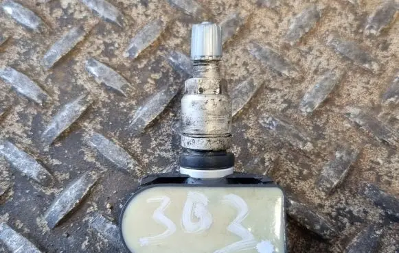 Mercedes-Benz A W177 Tire pressure sensor A0009054104