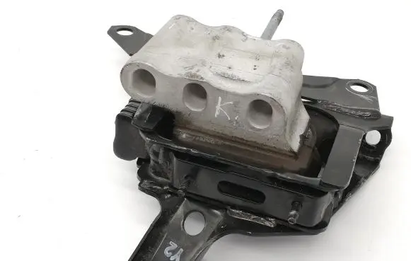 Toyota Prius (XW50) Engine mount bracket