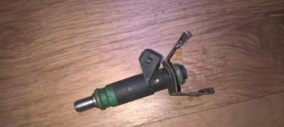 Fuel injector