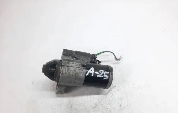 Peugeot 208 Starter motor 9801667780 M000T22473