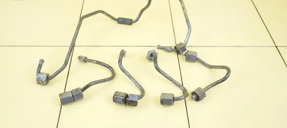 Toyota Avensis T270 Fuel injector supply line/pipe N47C16A