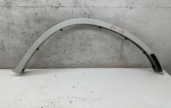 BMW X6 M Front arch trim