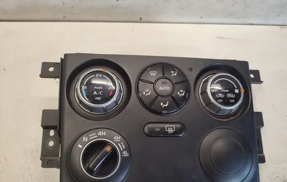 Suzuki Grand Vitara II Climate control unit 3951065JD3