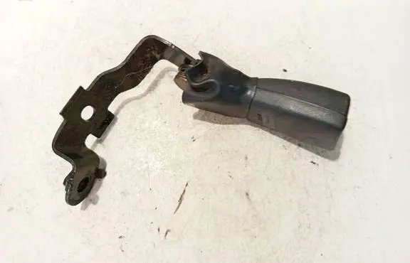 Front seatbelt buckle