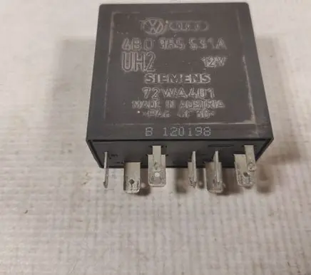 Volkswagen PASSAT B5 Window wiper relay 4B0955531A