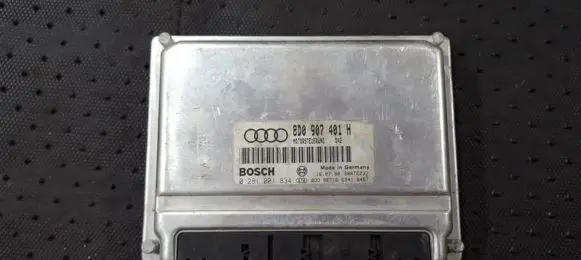 Audi A4 S4 B5 8D Engine control unit/module 8d0907401h 0281001834