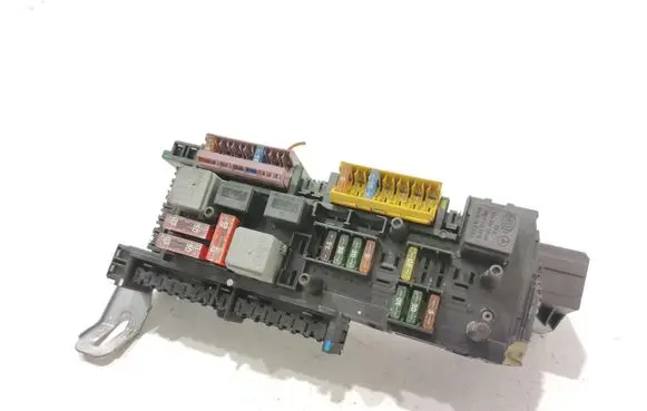Mercedes-Benz E W212 Fuse module 168298 1670660
