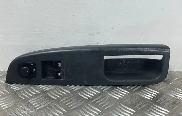 Volkswagen Golf V Electric window control switch 1K3868049B