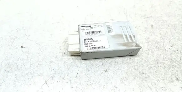 BMW X5 E70 Air suspension control unit module (rear) 6793163 37146793163