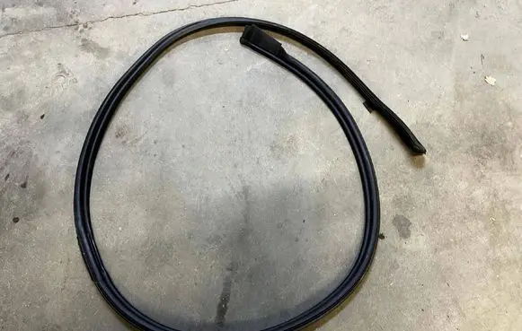 Porsche 911 996 Sunroof sealing rubber 99651421102