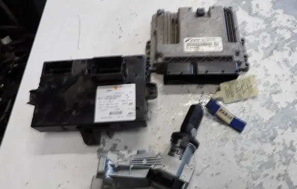 Iveco Daily 6th gen Engine ECU kit and lock set 5802338413 5802330238