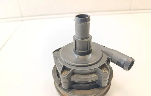 Opel Ampera- E Water pump 13597899