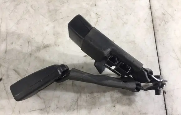 Toyota Avensis T270 Middle seatbelt buckle (rear) 609309000
