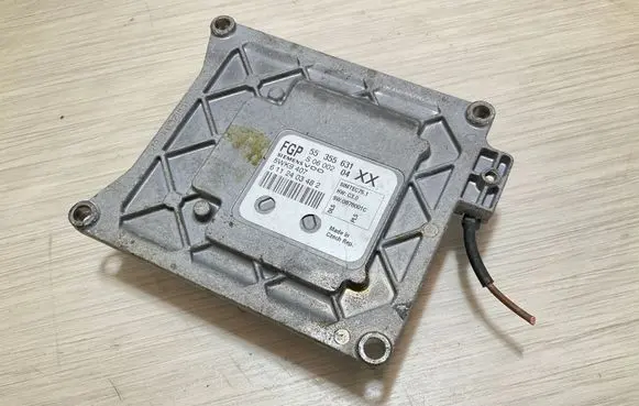 Opel Zafira B Engine control unit/module 55355631