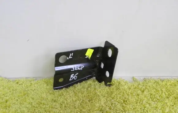 Jeep Wrangler Front bumper mounting bracket 029ab124c
