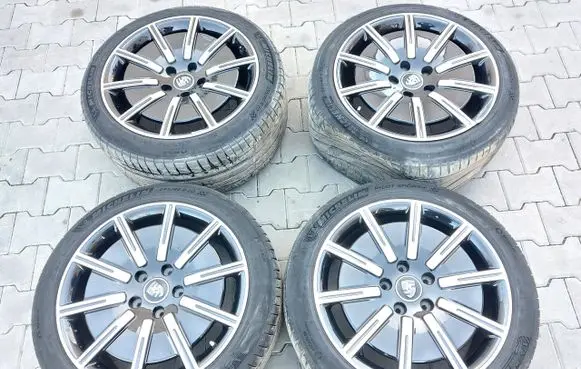 Porsche Taycan 9J1 R20 alloy rim