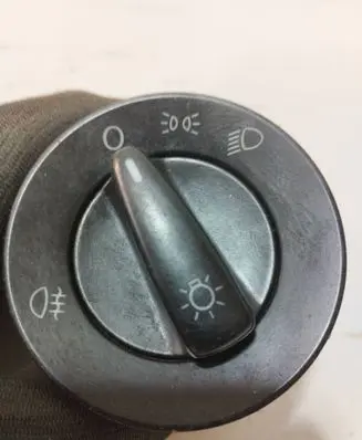 Volkswagen PASSAT B6 Light switch