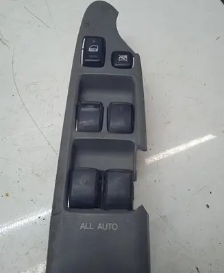 Toyota Avensis Verso Electric window control switch 8404044030