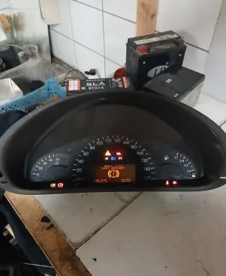 Mercedes-Benz C W203 Speedometer (instrument cluster) A2035401347 110080183