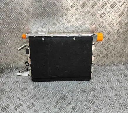 Voltage converter inverter