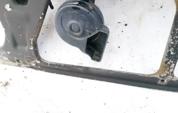 Volvo V70 Horn signal e30055307