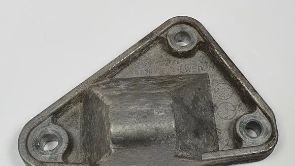 Ford Focus Engine mounting bracket 8670236