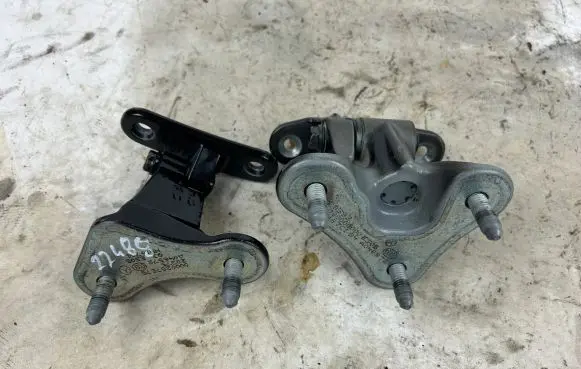 Mercedes-Benz GLE W167 Front door hinge set 