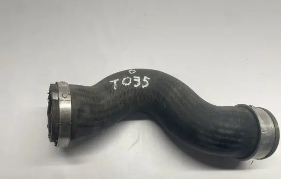 Volkswagen Jetta VI Intercooler hose/pipe 1K0145832AT