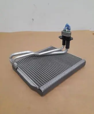 KIA Sportage A/C cooling radiator (condenser)