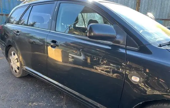 Toyota Avensis Verso Front door 