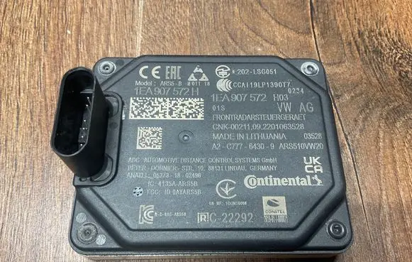 Skoda Enyaq iV Distronic sensor radar 1EA907572H 1EA907572