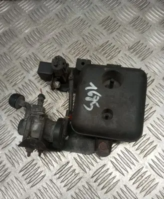Vacuum valve