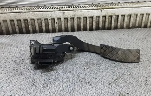 Audi A4 S4 B6 8E 8H Accelerator throttle pedal 8EI721523A