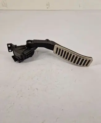 Volkswagen Touareg I Accelerator throttle pedal 7L0723507