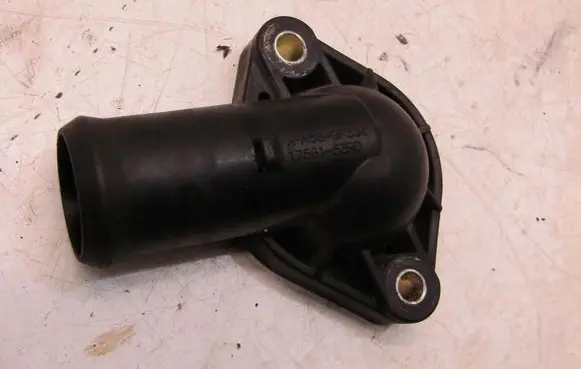 Suzuki Swift III Thermostat housing 17561-53R0