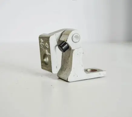 Skoda Yeti (5L) Rear door upper hinge 7N0831402