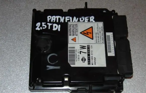 Nissan Pathfinder R51 Engine control unit/module 23710EC018